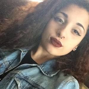 Meet your Posher, E serena